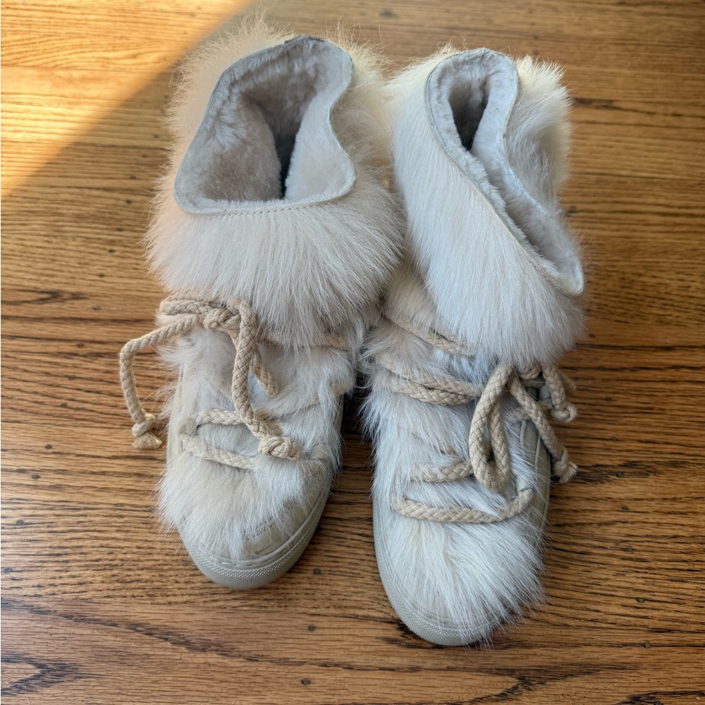 Cozy low boots